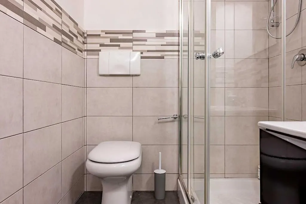 Guest Planet - Modern Flat Centrale M2 Milan Apartment