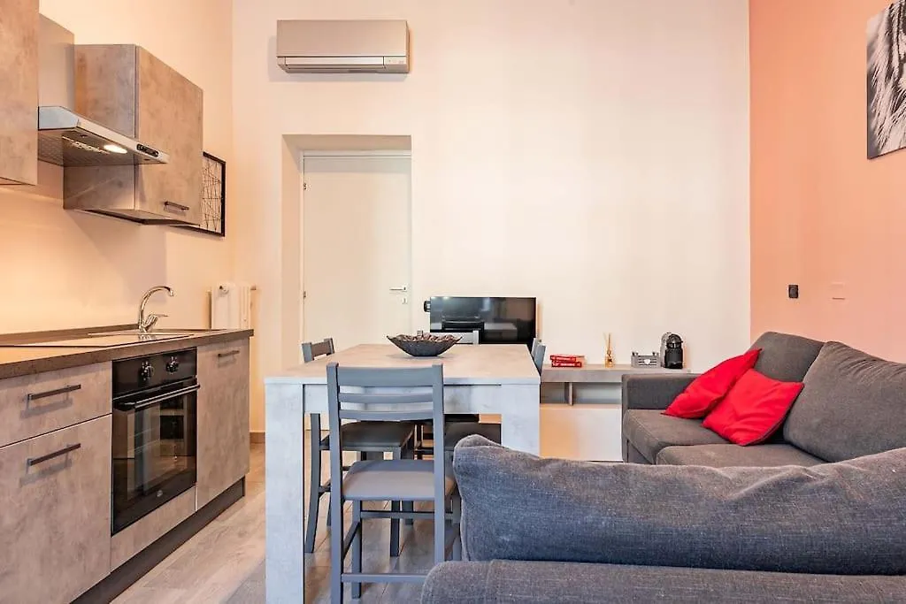Guest Planet - Modern Flat Centrale M2 Milan 0*,  Italy
